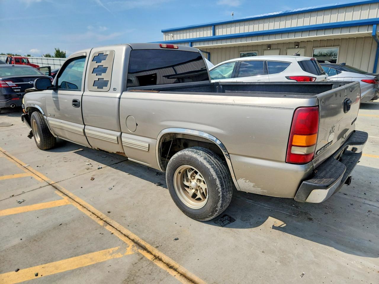 2000 Chevrolet Silverado C1500 - Фото 2