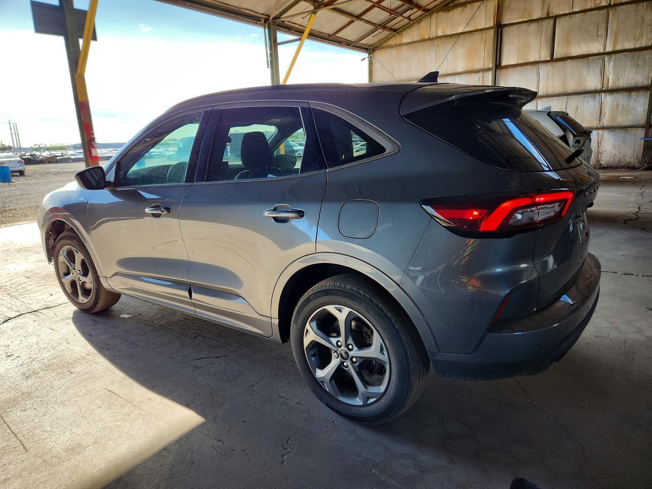 2024 Ford Escape St Line - Image 2