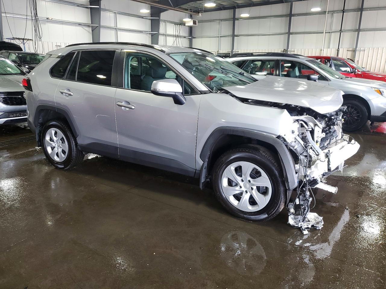 2020 Toyota Rav4 Le - Фото 4