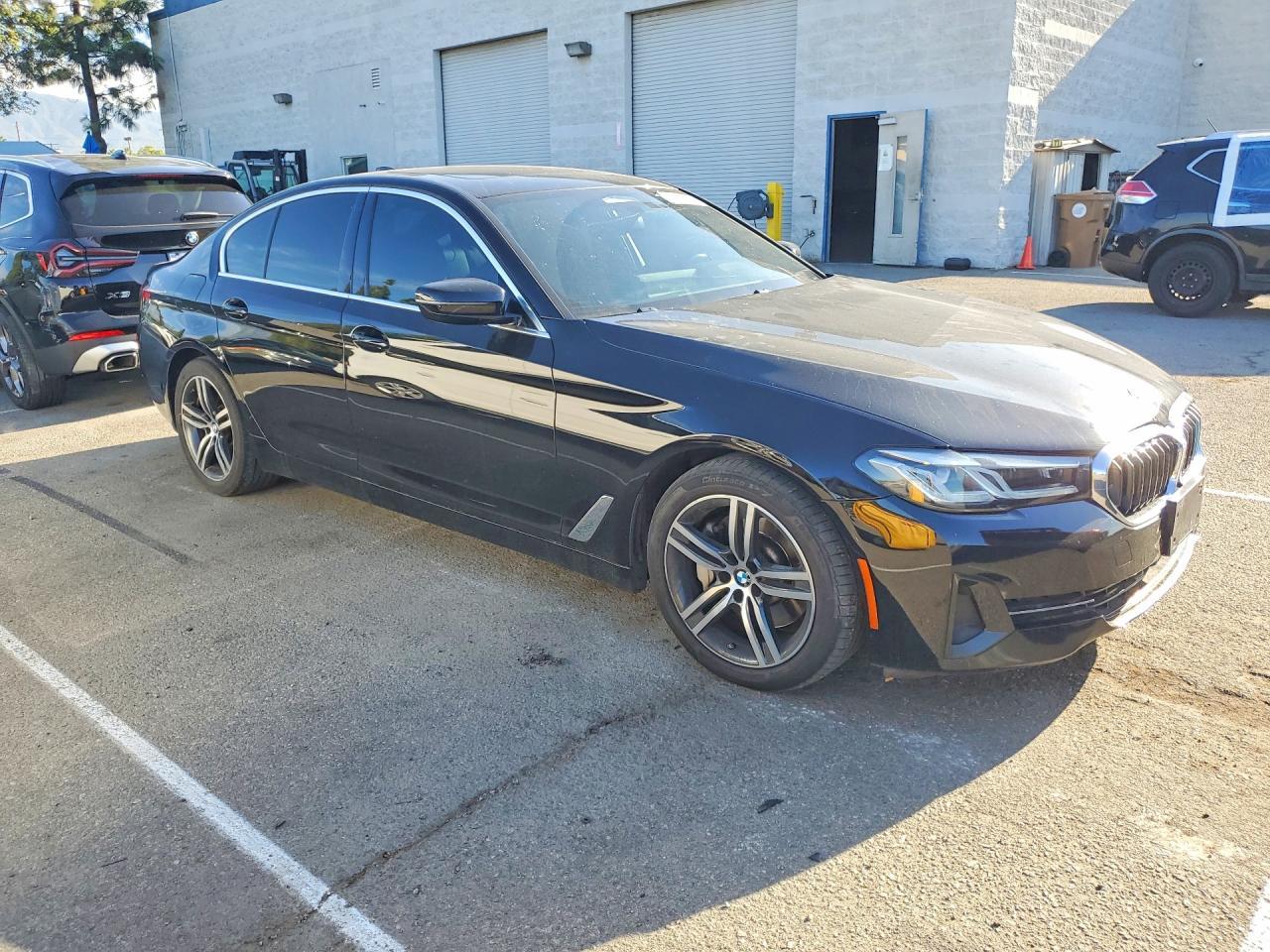 2022 BMW 530I - Фото 4