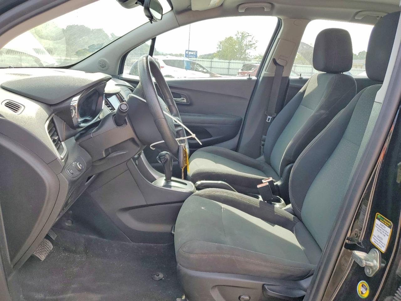 2020 Chevrolet Trax Ls - Image 7