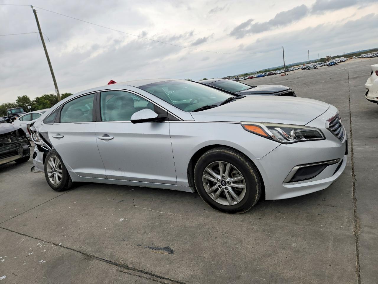 2017 Hyundai Sonata Se - Фото 4