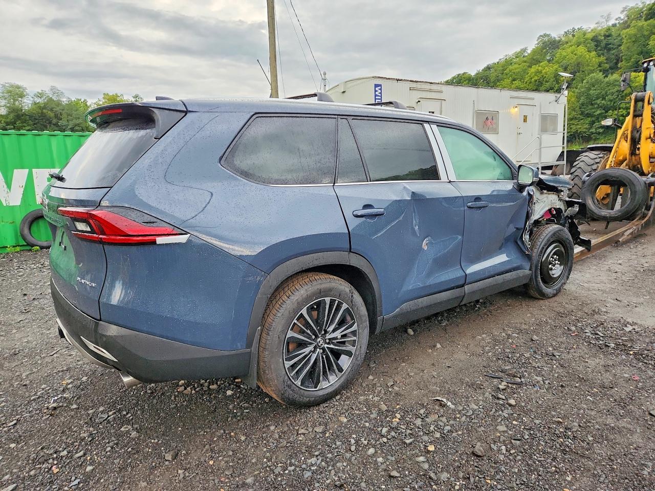 2026 Toyota Grand Highlander Hybrid Max Platinum - Image 3