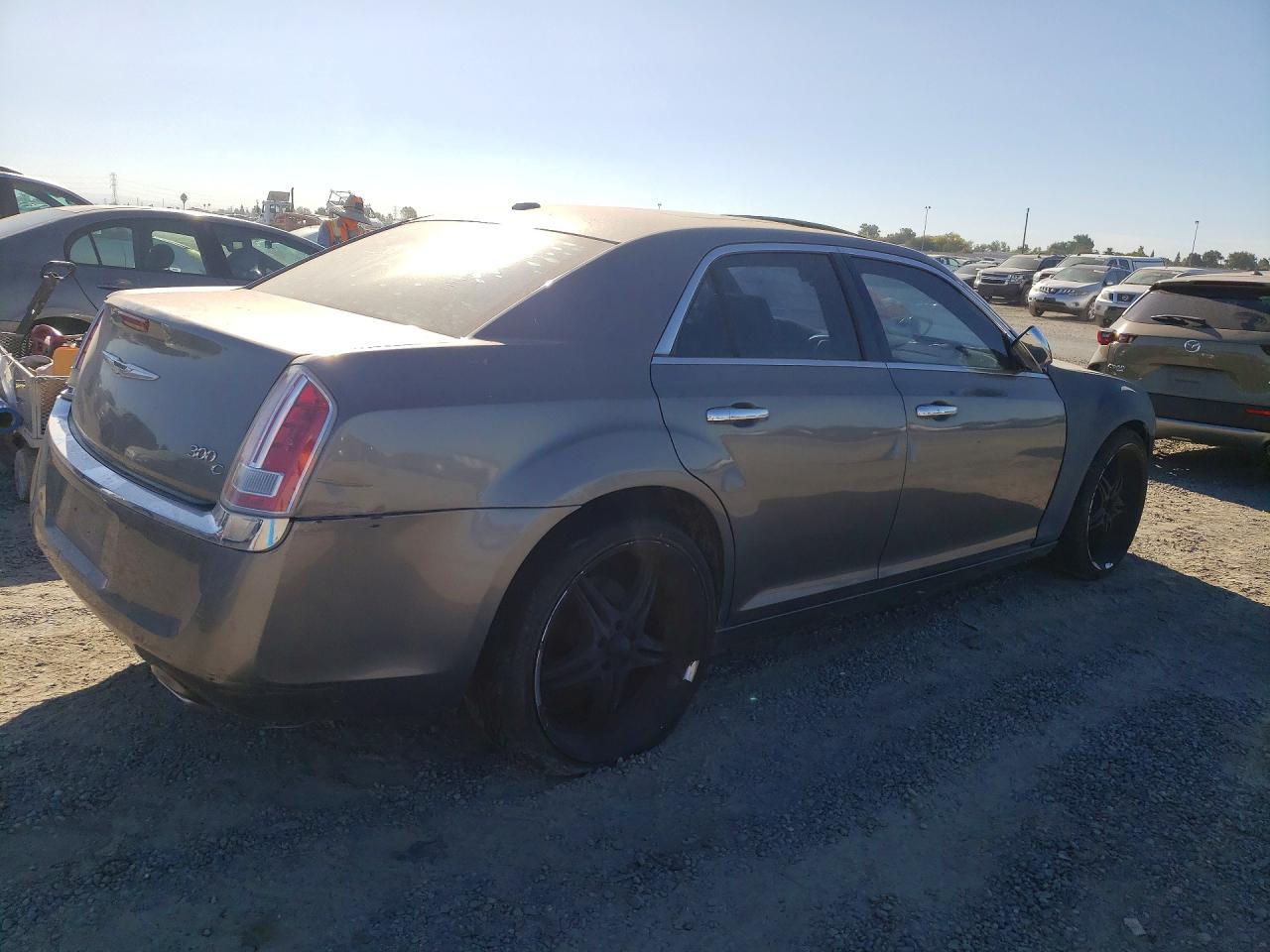 2011 Chrysler 300C - Image 3