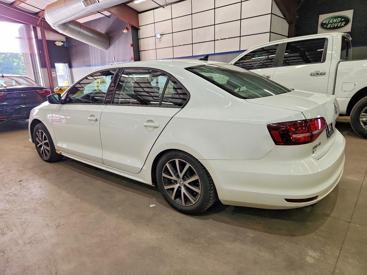 2016 Volkswagen Jetta Se - Фото 2