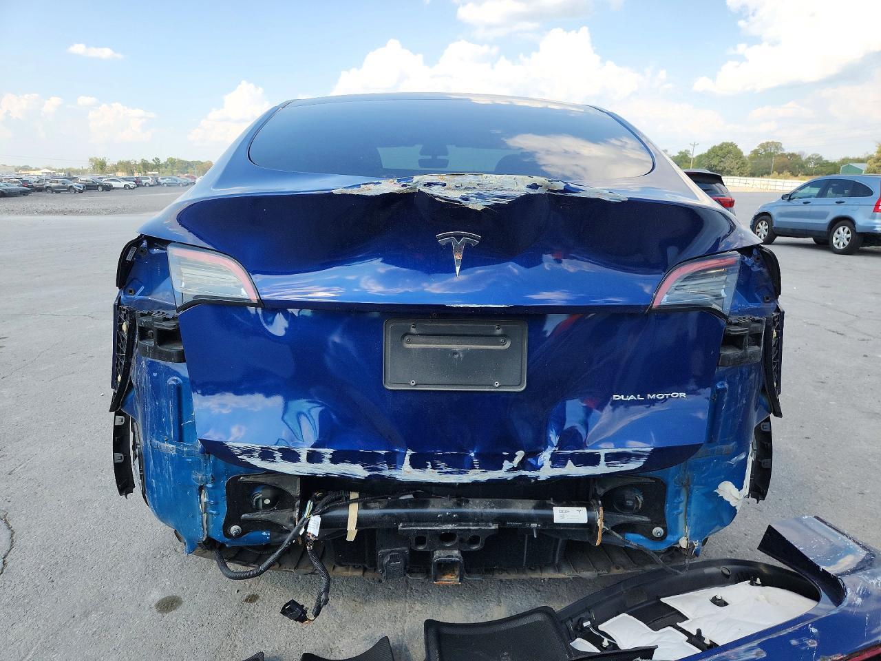 2023 Tesla Model Y - Фото 6