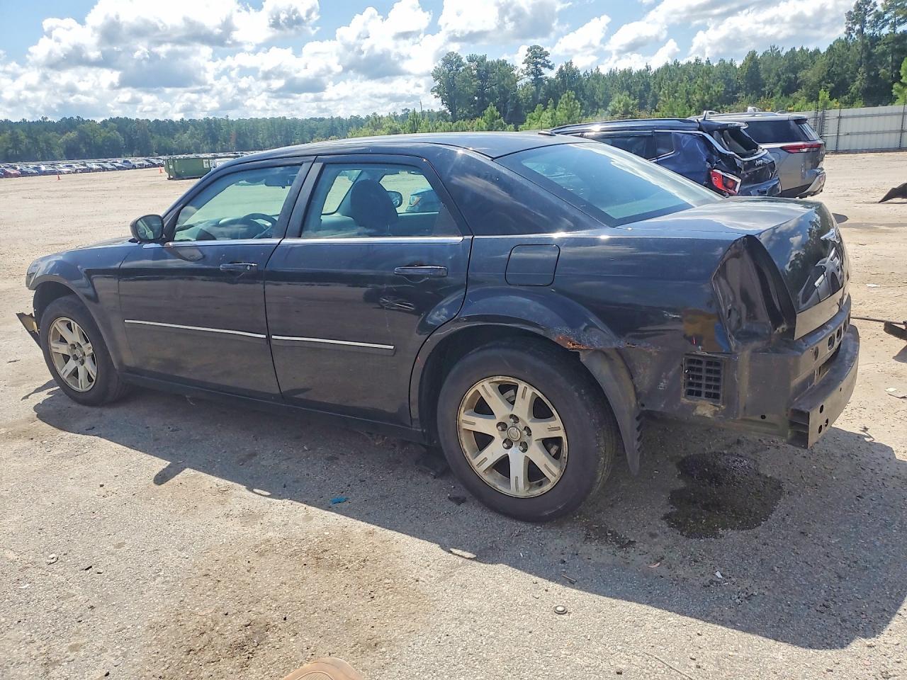 2007 Chrysler 300 - Image 2
