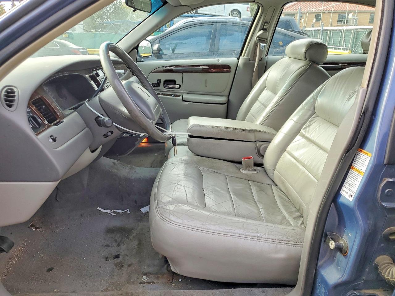 2000 Lincoln Town Car Executive - Фото 7