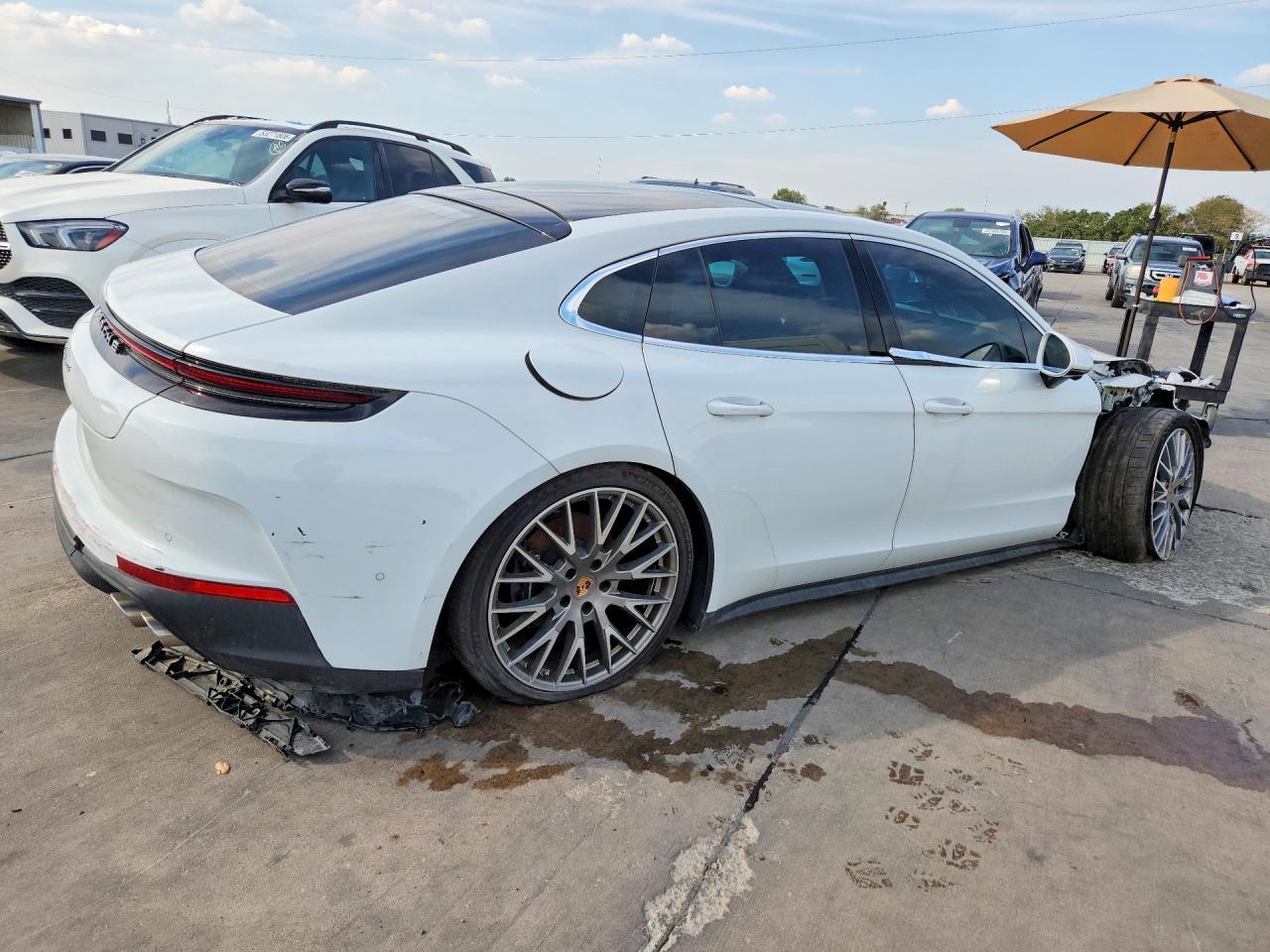 2025 Porsche Panamera Base - Image 3