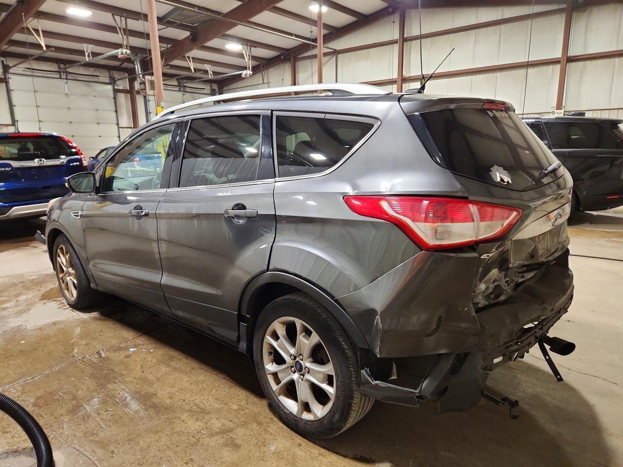 2015 Ford Escape Titanium - Фото 2