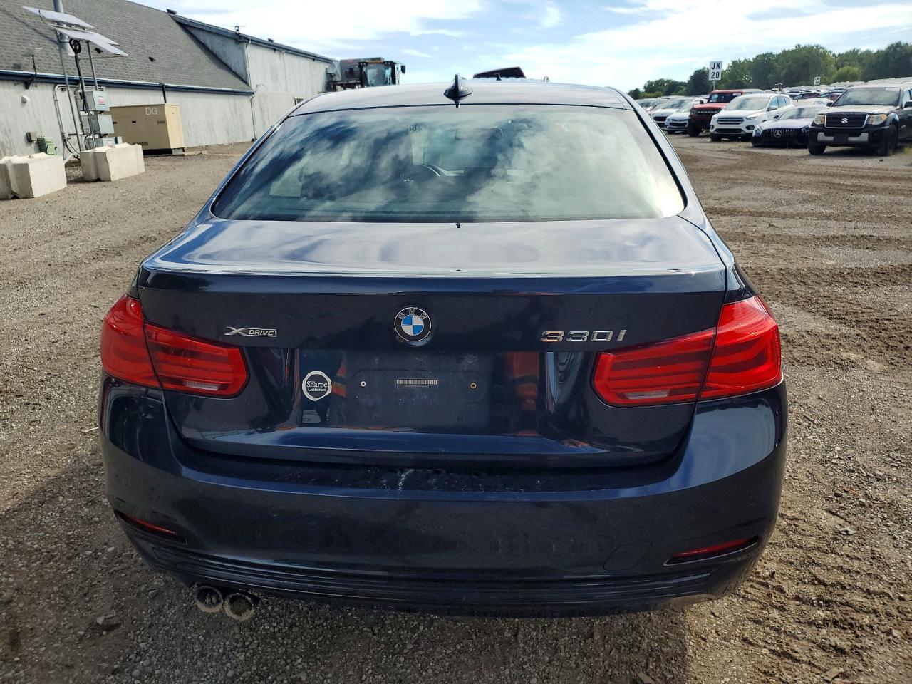 2017 BMW 330 Xi - Фото 6