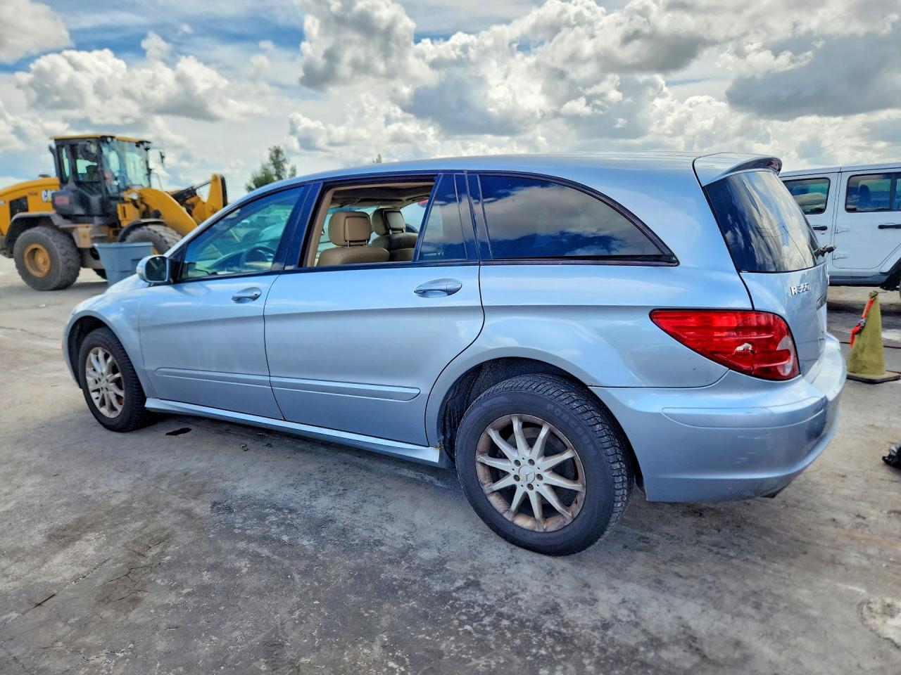 2006 Mercedes-Benz R 350 - Image 2