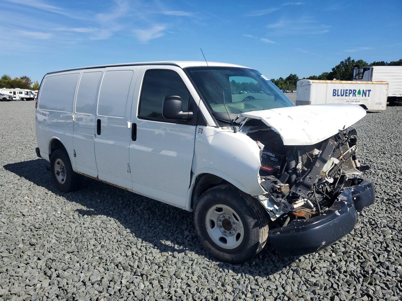 2016 Chevrolet Express G2500 - Image 4