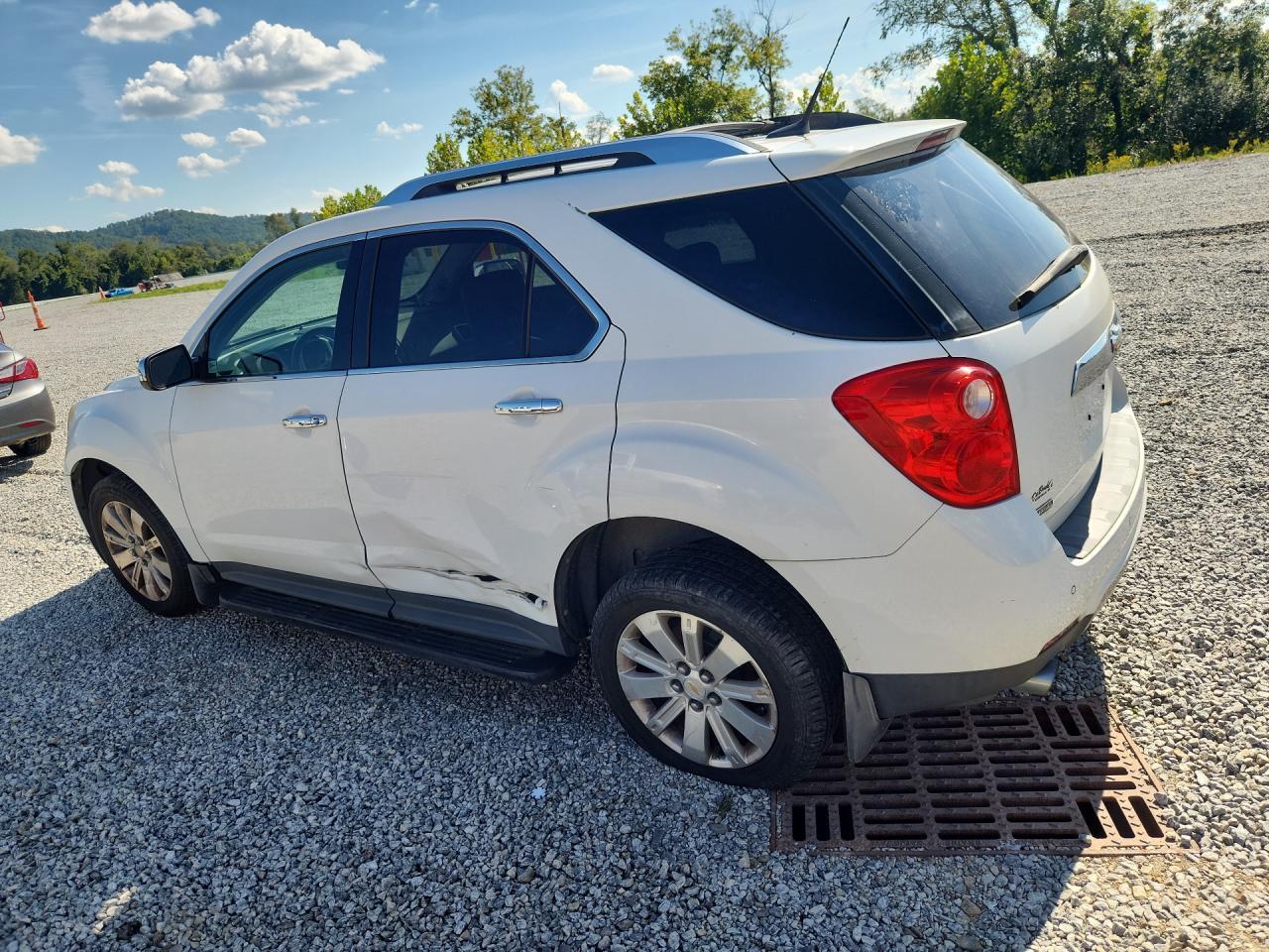 2011 Chevrolet Equinox Ltz - Image 2