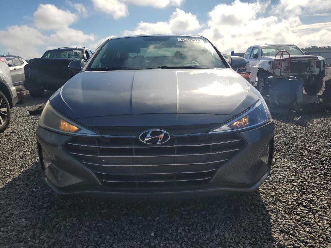 2019 Hyundai Elantra Se - Фото 5