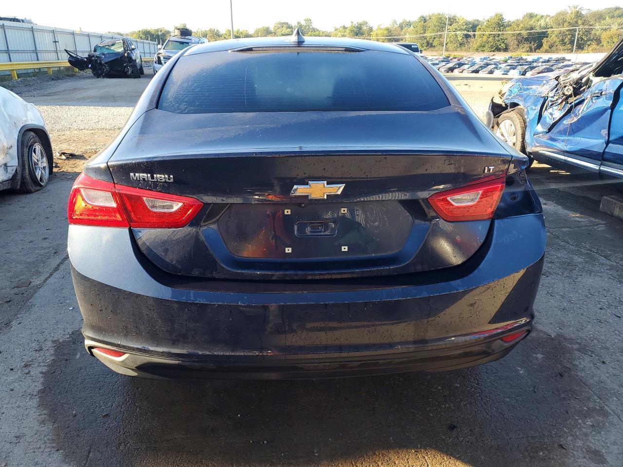 2017 Chevrolet Malibu Lt - Image 6