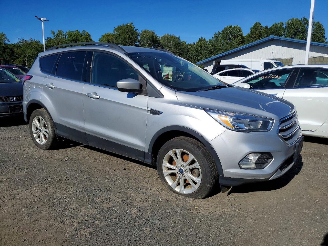 2018 Ford Escape Se - Фото 4