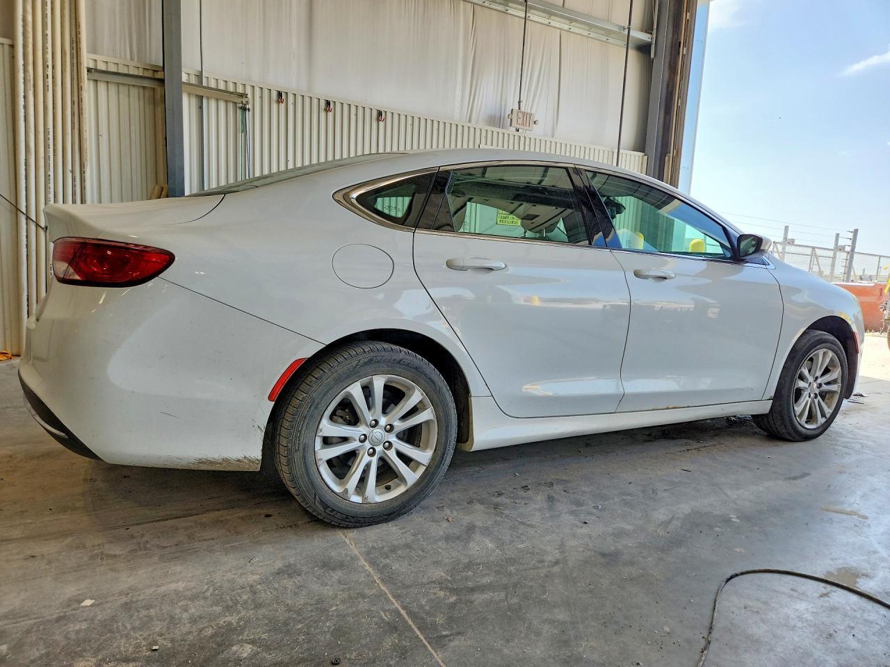 2015 Chrysler 200 Limited - Image 3
