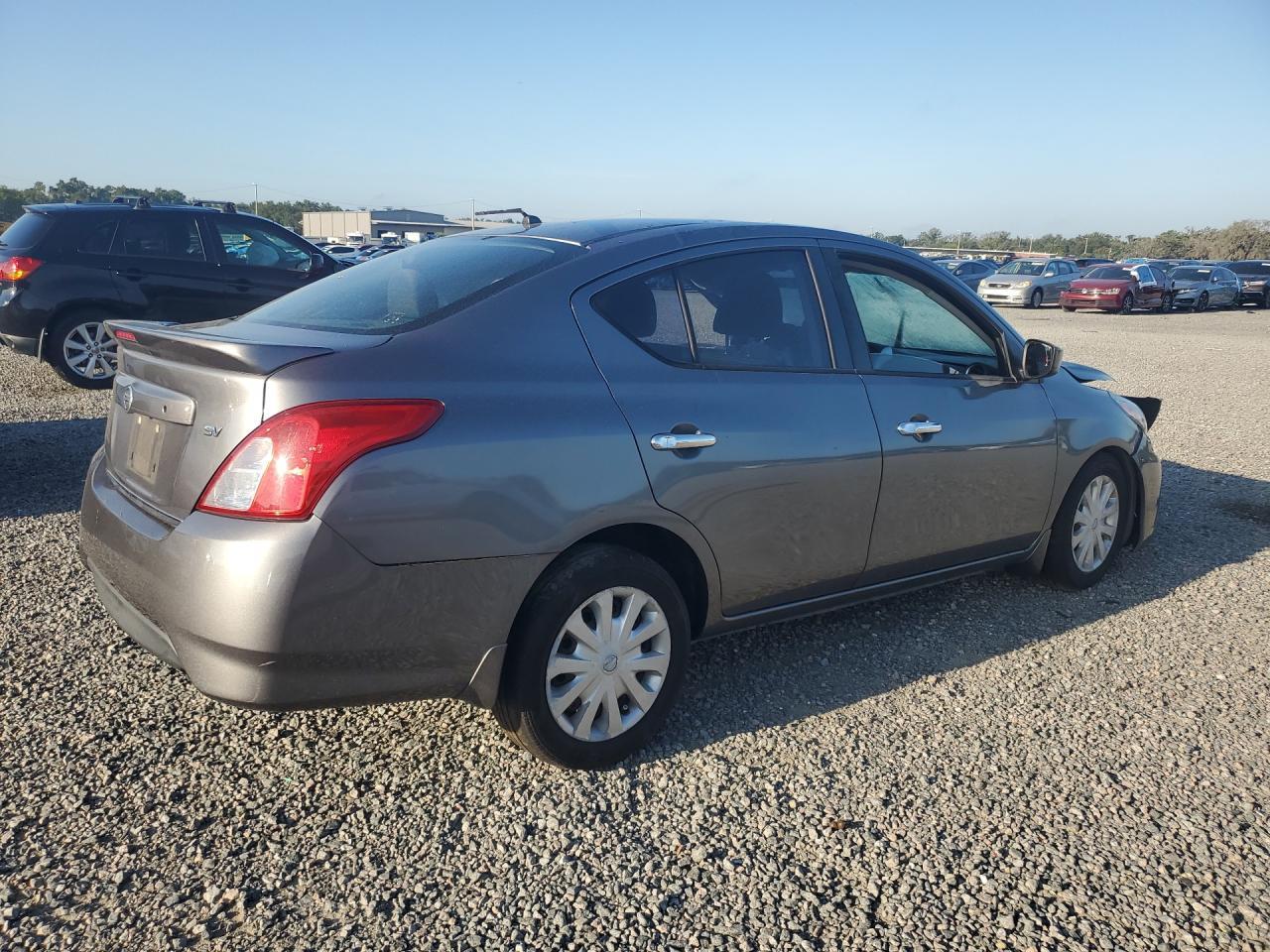 2017 Nissan Versa 1.6 Sv - Фото 3