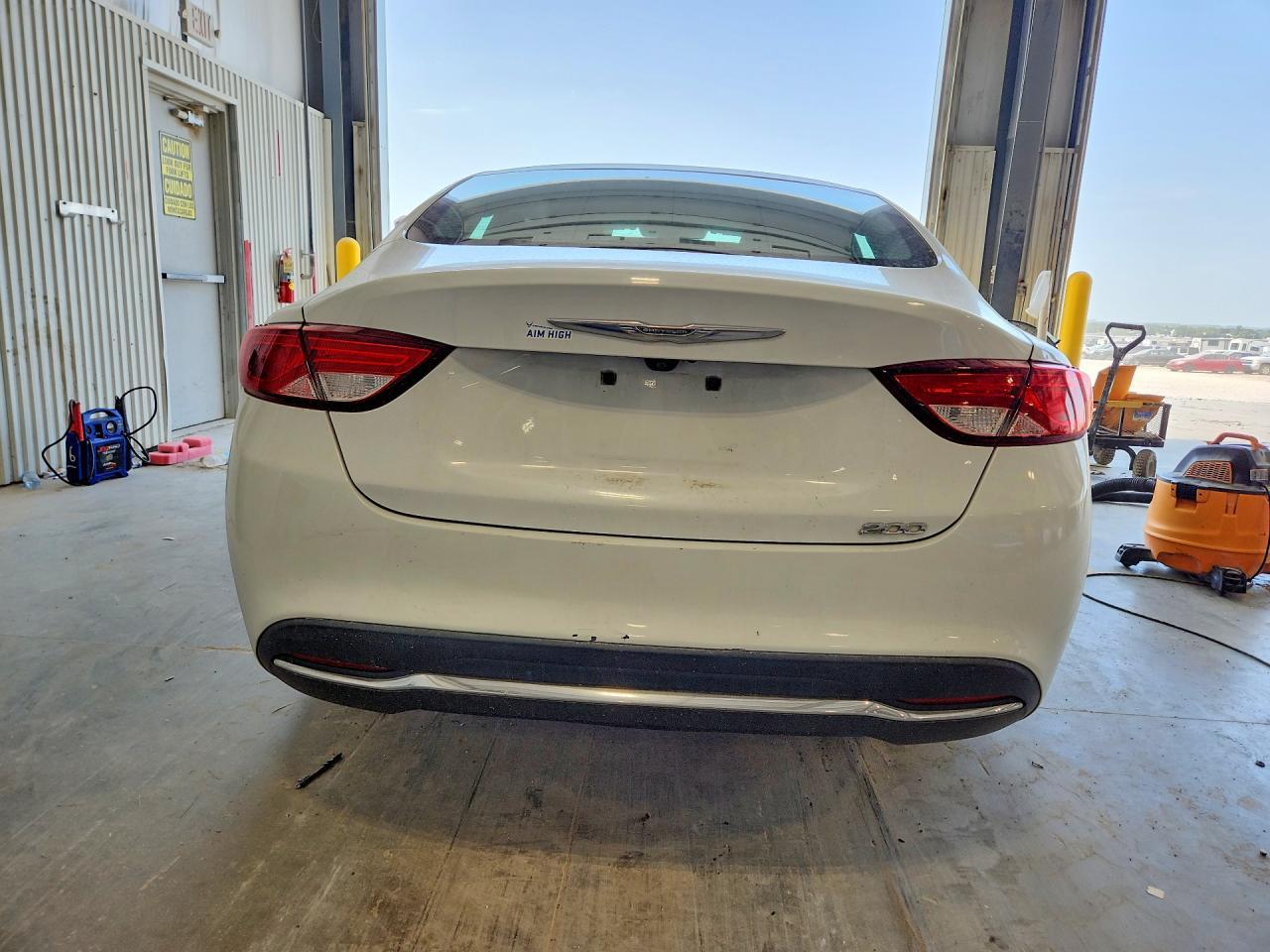 2015 Chrysler 200 Limited - Image 6