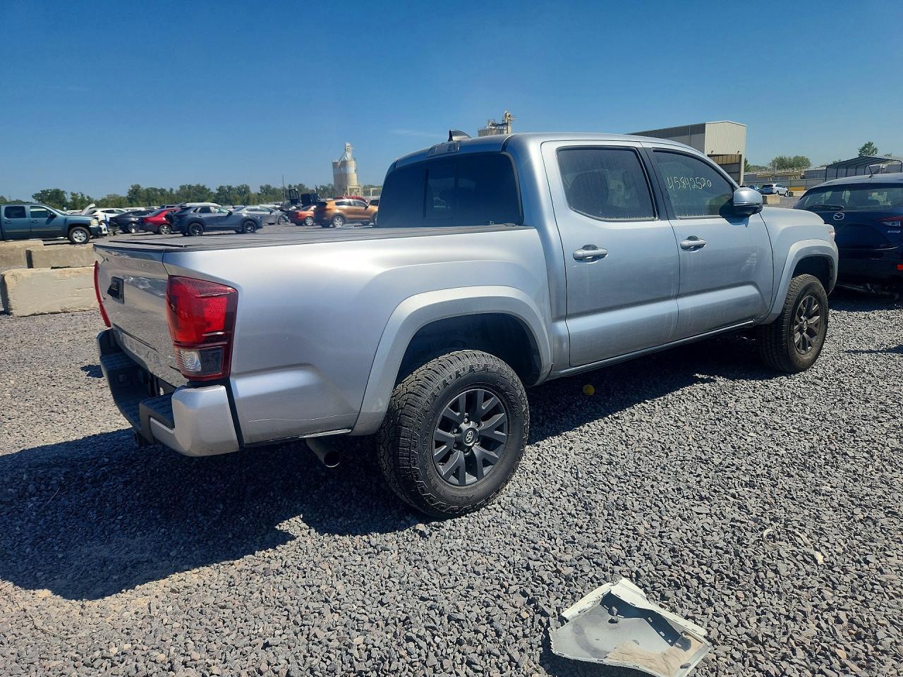 2022 Toyota Tacoma Sr5 V6 - Image 3
