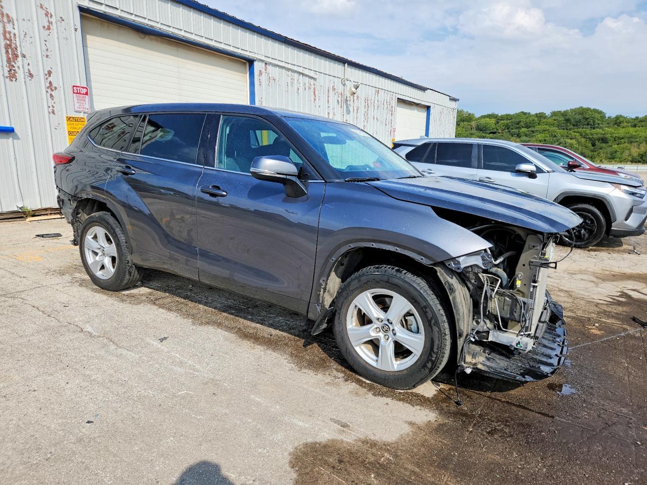 2021 Toyota Highlander Le - Фото 4