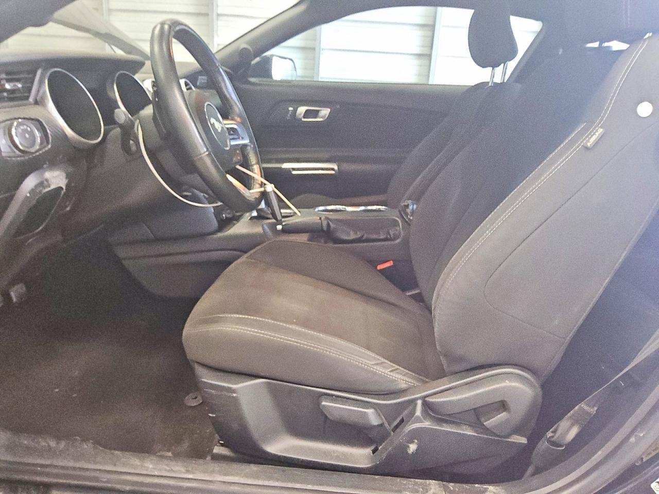2019 Ford Mustang - Image 7