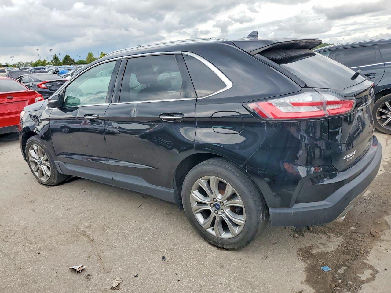 2019 Ford Edge Titanium - Фото 2