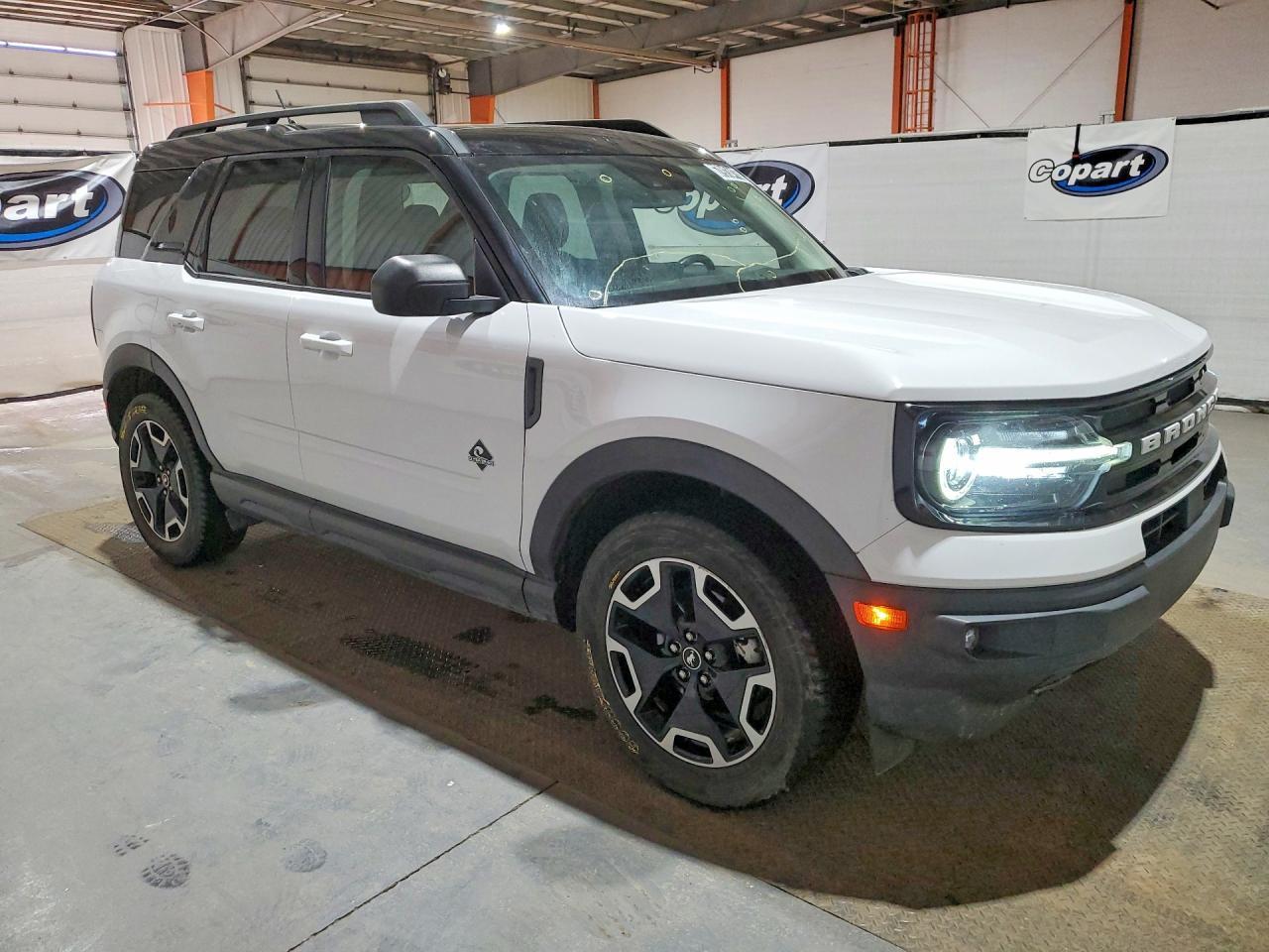 2021 Ford Bronco Outer Banks - Image 4