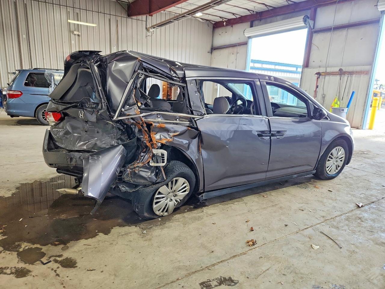 2014 Honda Odyssey Lx - Image 3