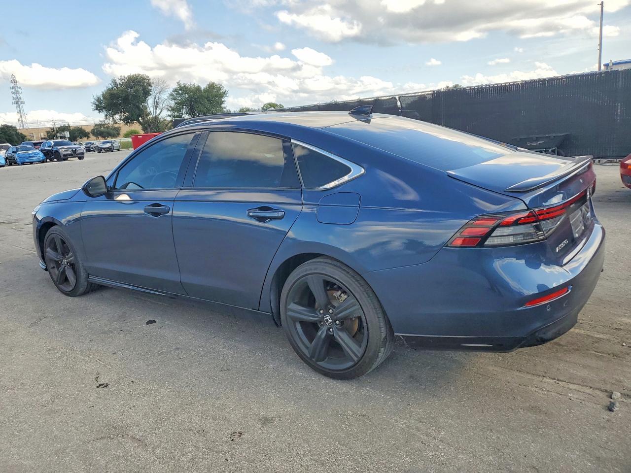 2024 Honda Accord Hybrid Exl - Image 2