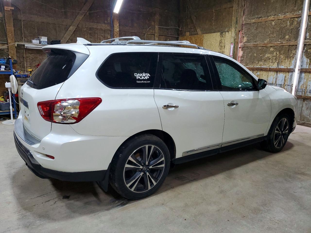 2019 Nissan Pathfinder Platinum - Фото 3