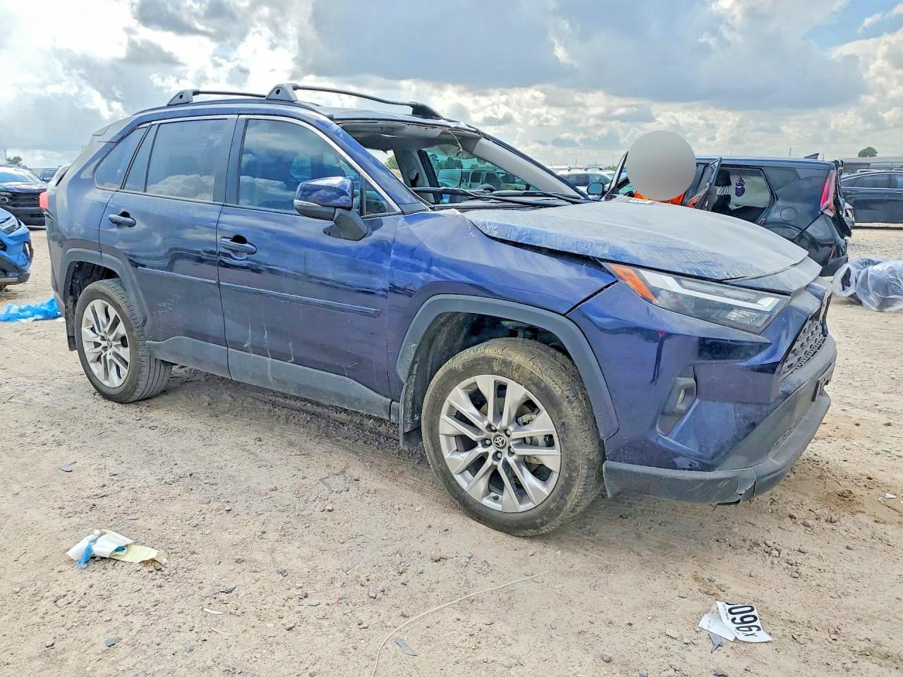 2025 Toyota Rav4 Xle Premium - Image 4
