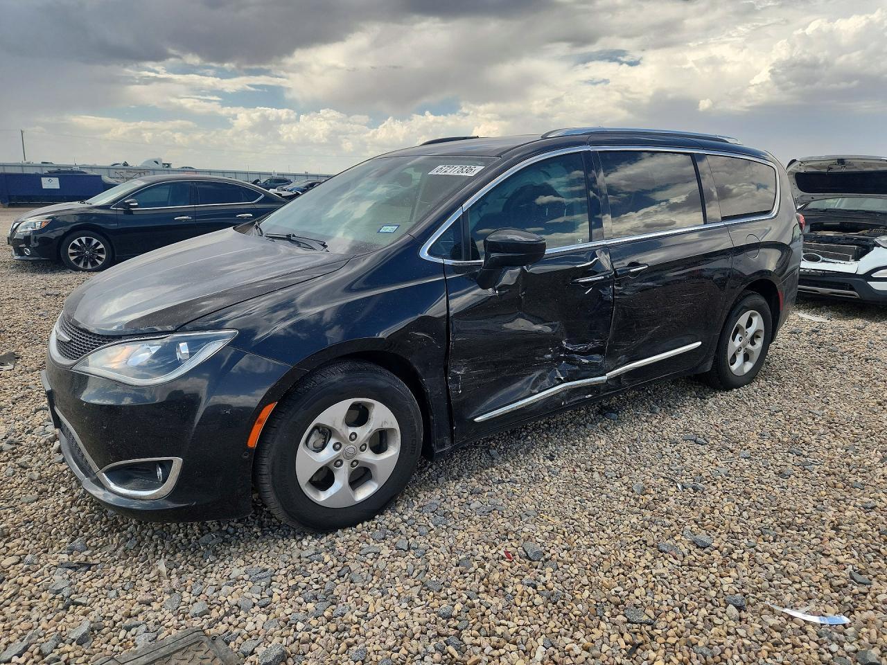 2017 Chrysler Pacifica Touring L Plus