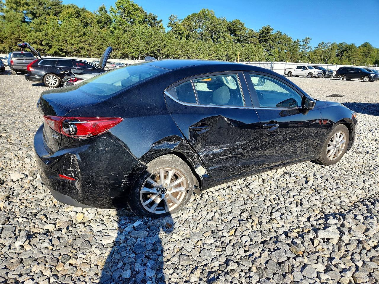 2018 Mazda 3 Sport - Image 3