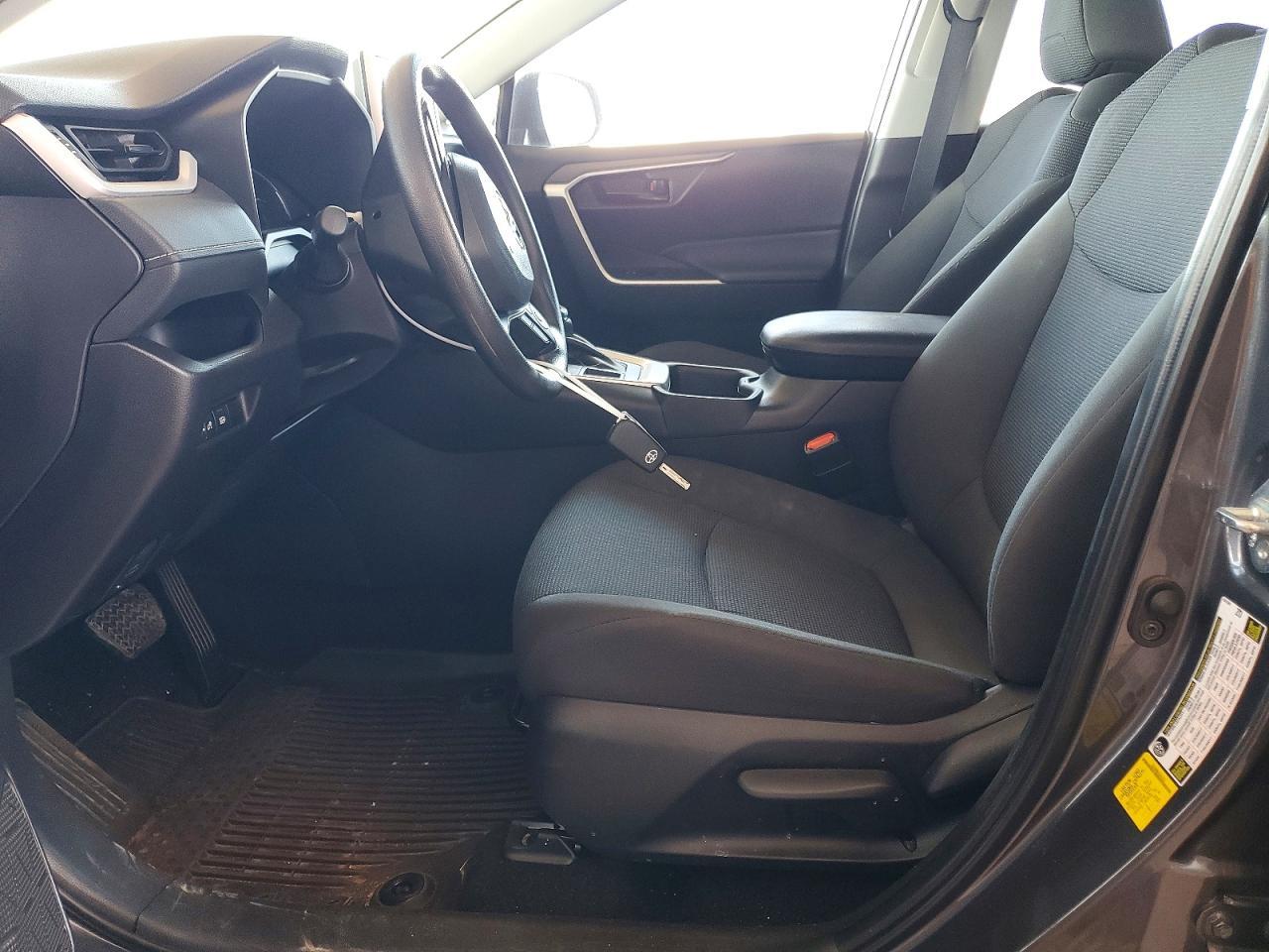 2025 Toyota Rav4 Le - Image 7