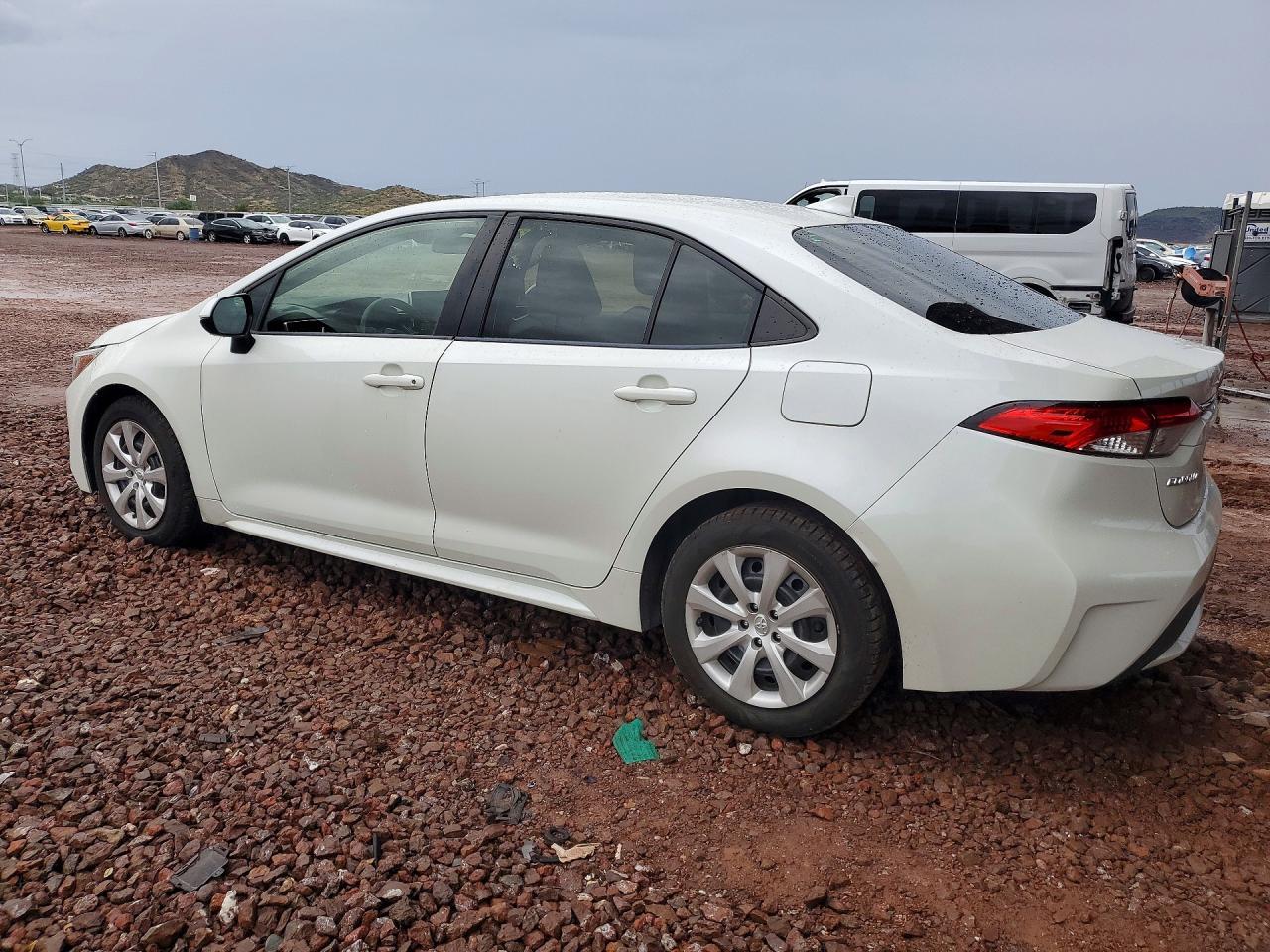 2020 Toyota Corolla Le - Image 2