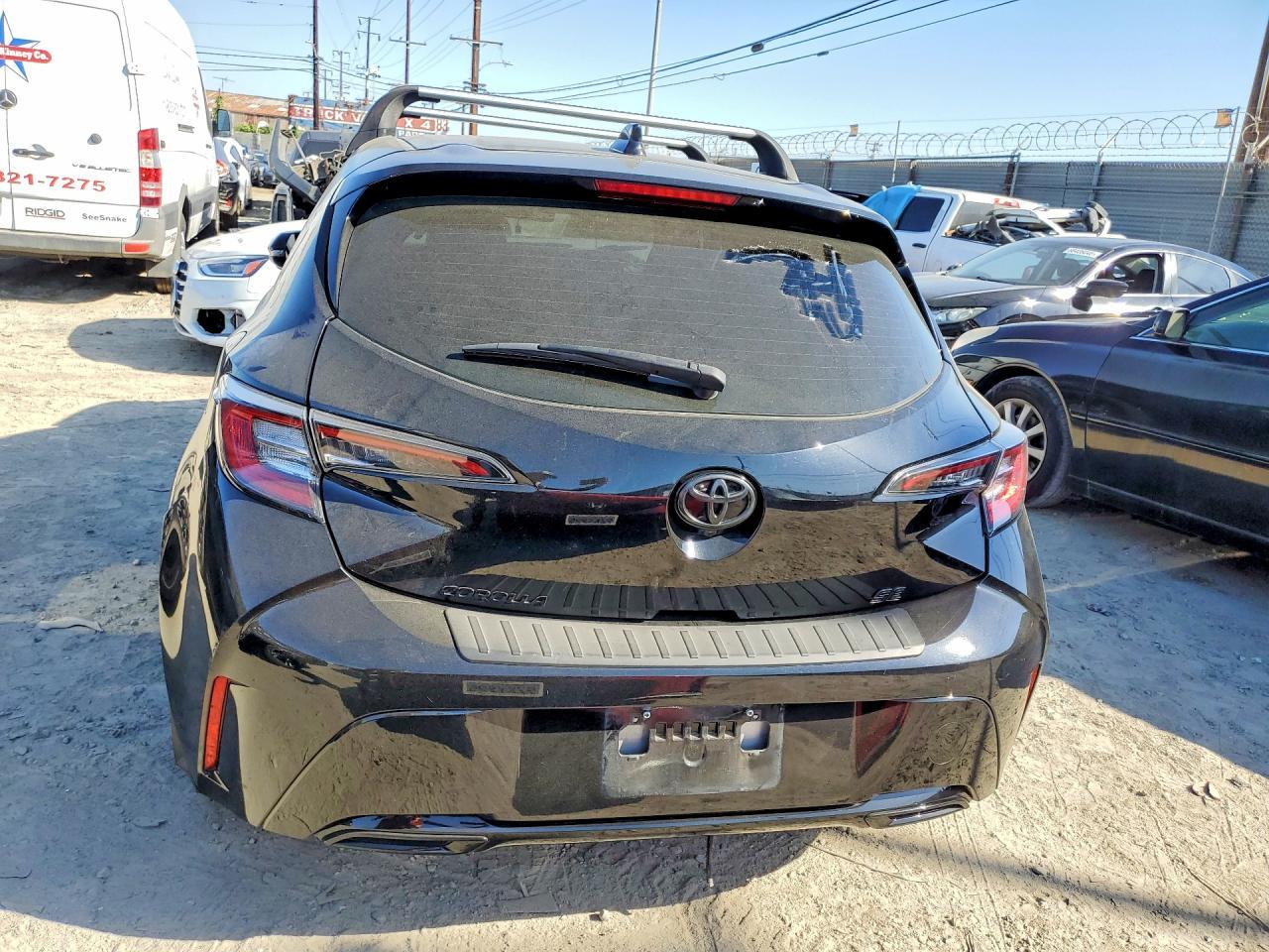 2022 Toyota Corolla Hatchback Se Nightshade Edition - Image 6