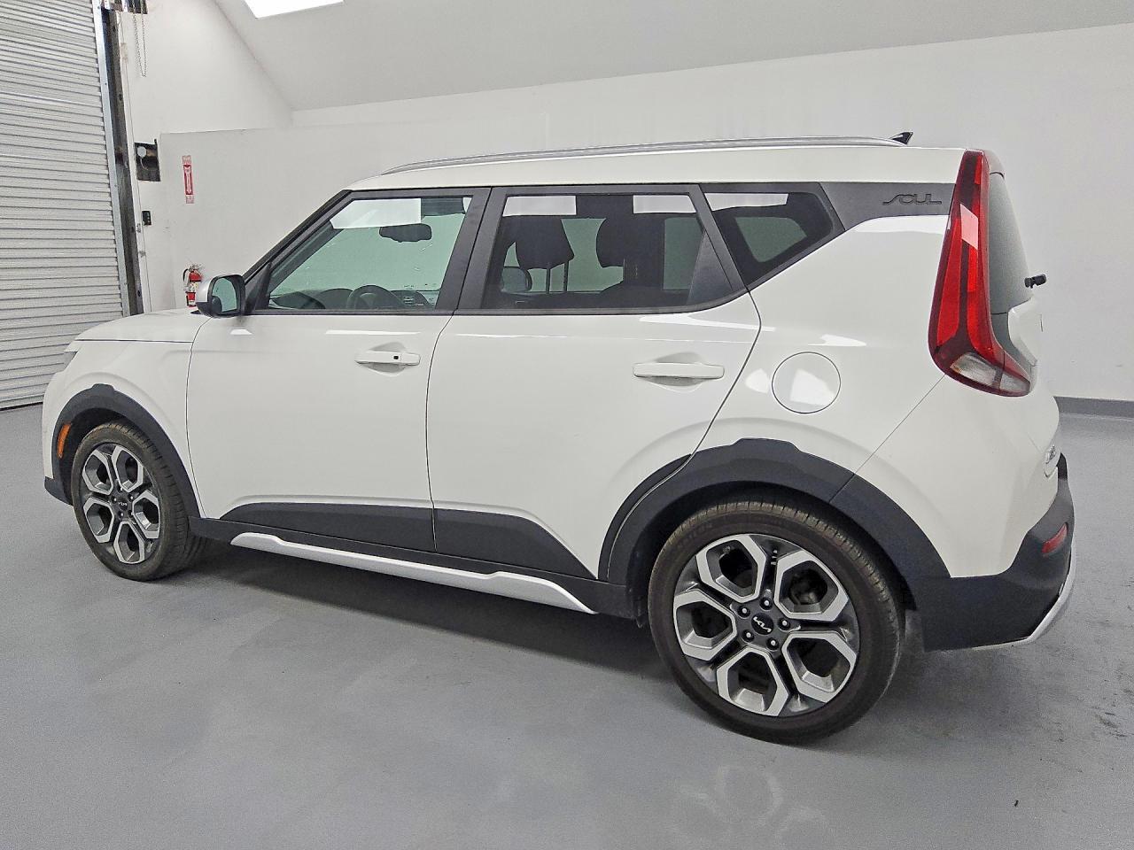 2022 Kia Soul X-Line - Image 2