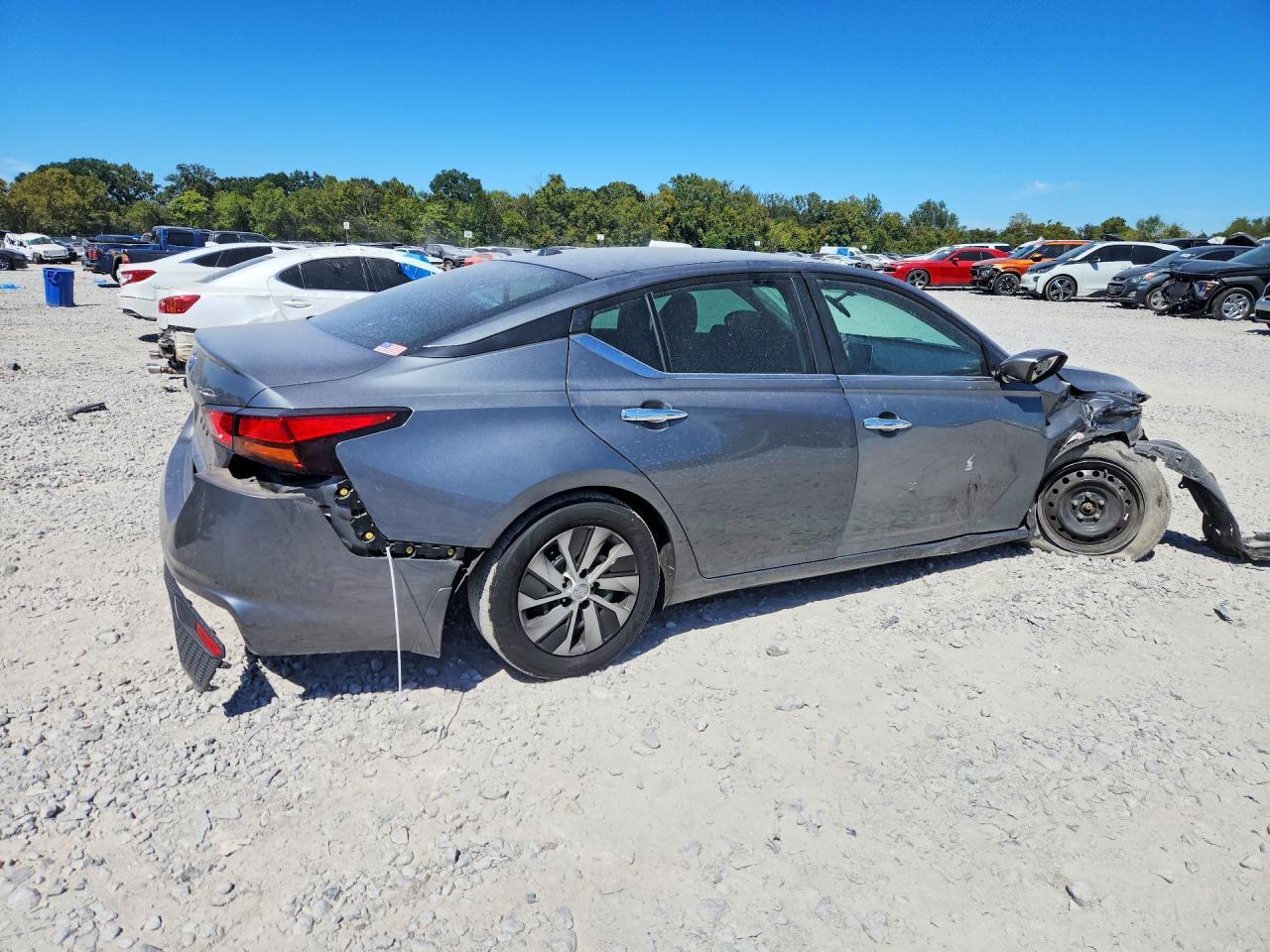 2020 Nissan Altima S - Image 3