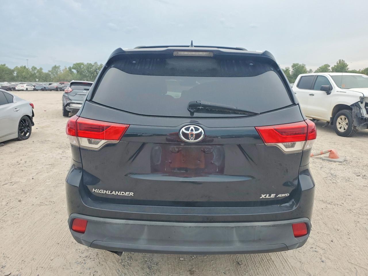 2018 Toyota Highlander Xle - Image 6
