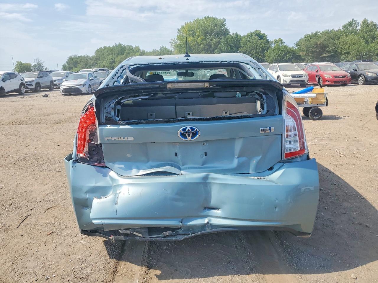 2012 Toyota Prius Three - Image 6