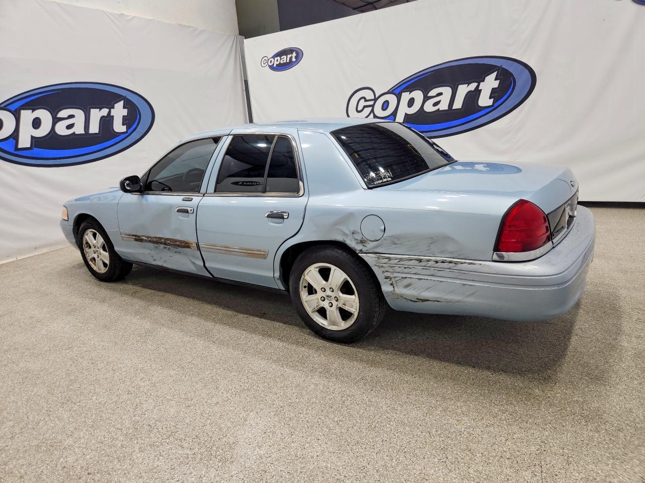 2011 Ford Crown Victoria Lx - Image 2