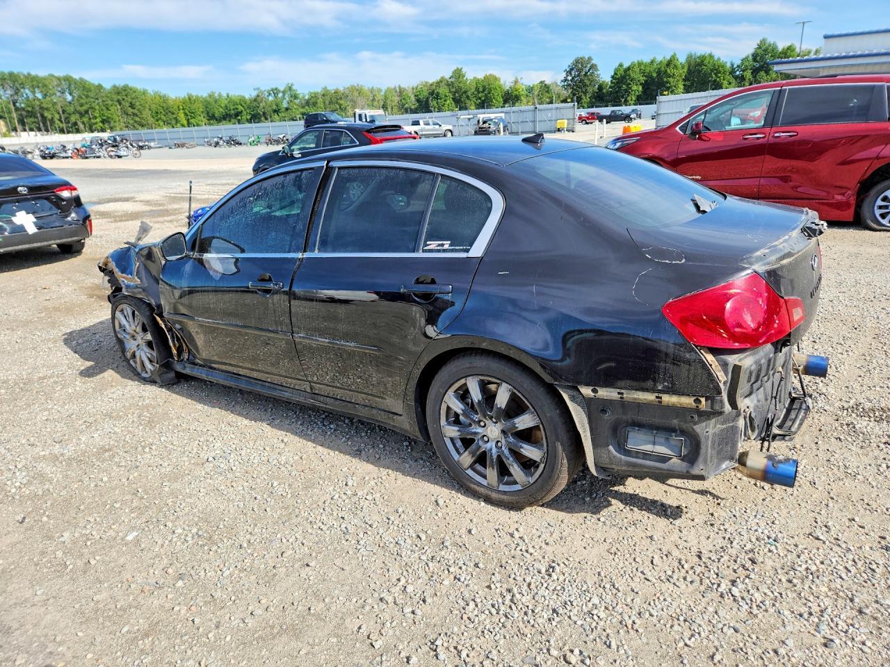 2011 Infiniti G37 Sedan Journey - Image 2
