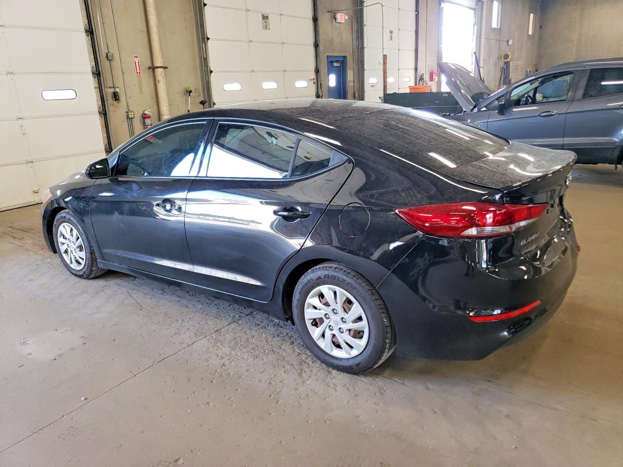 2018 Hyundai Elantra Se - Image 2