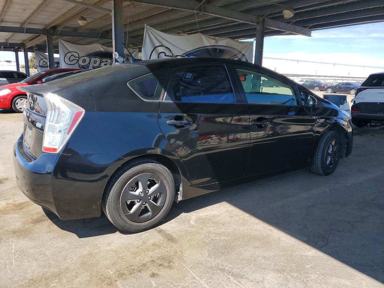 2010 Toyota Prius Iv - Image 3
