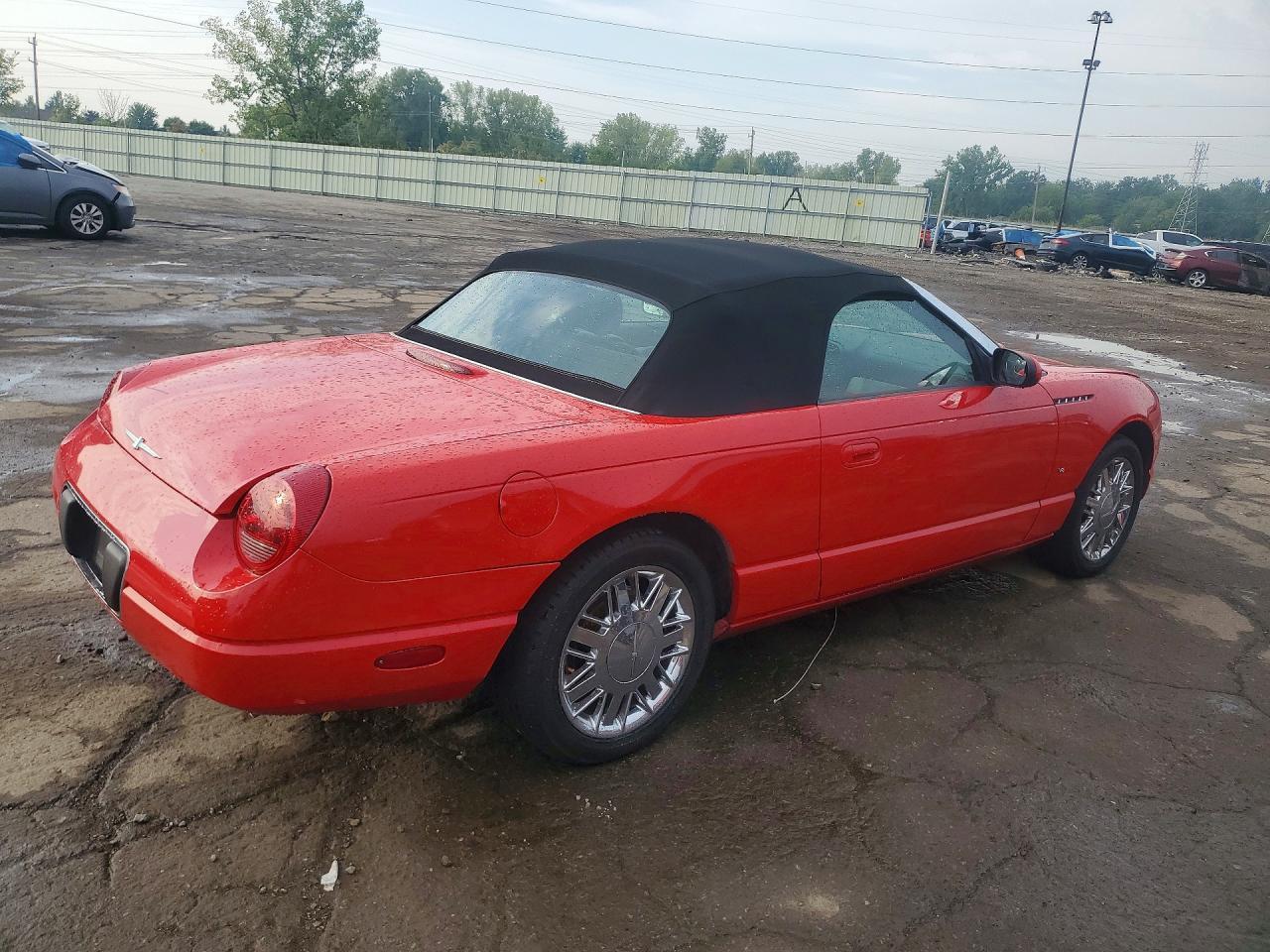 2002 Ford Thunderbird - Image 3