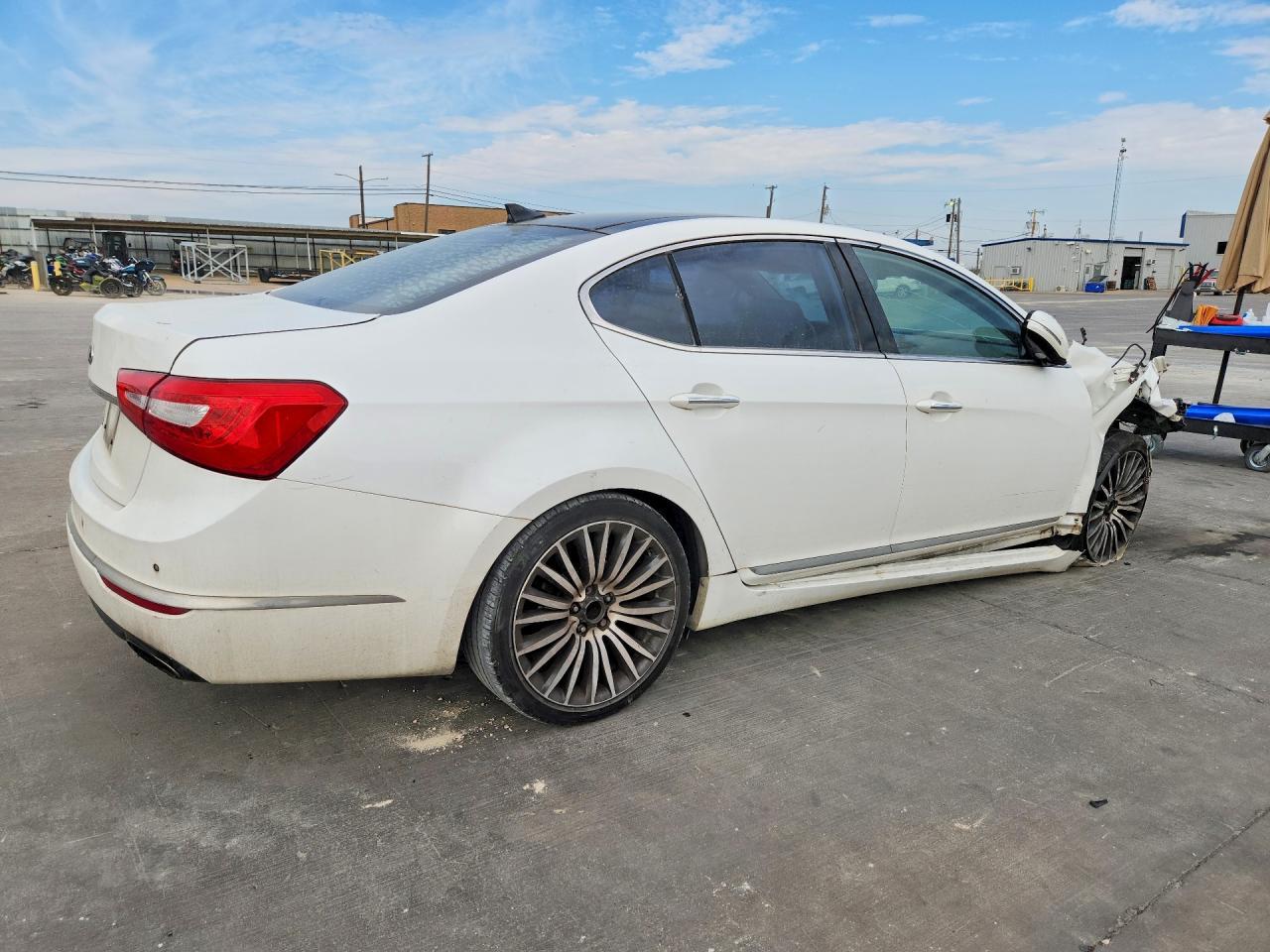 2014 Kia Cadenza Premium - Image 3