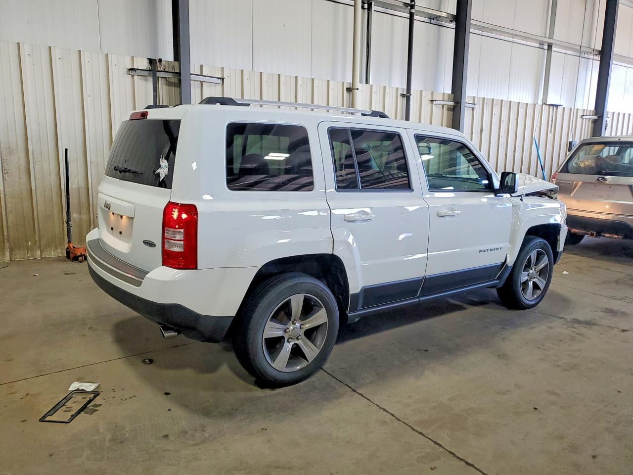 2016 Jeep Patriot Latitude - Image 3