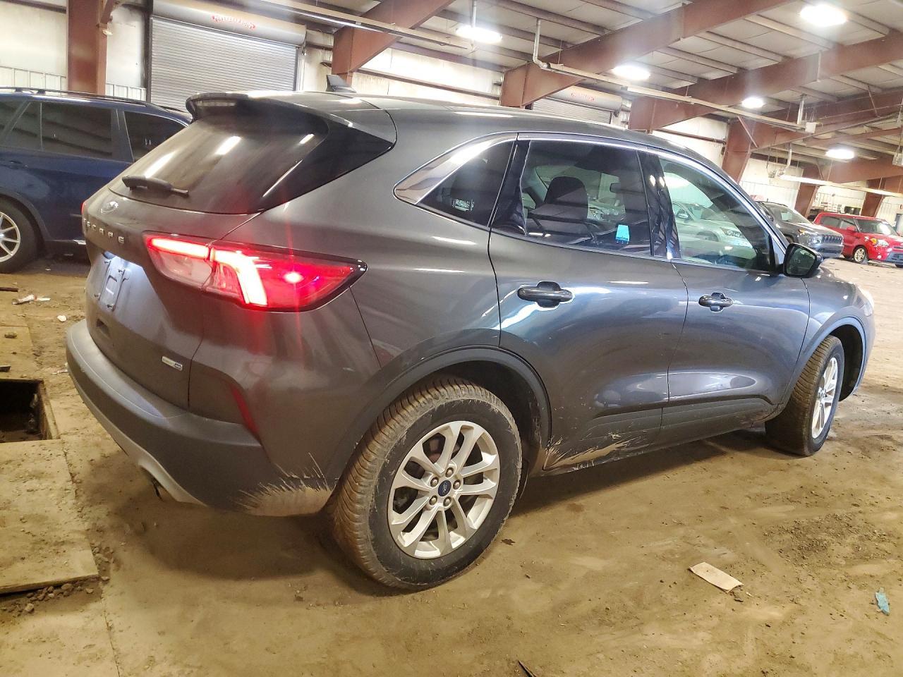 2020 Ford Escape Se - Фото 3